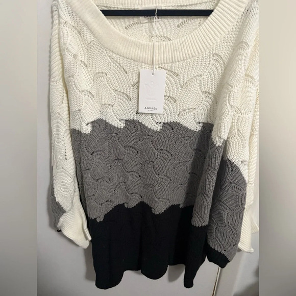 Andree Ivory and Black Colorblock Stripe Sweater NWT L - Picture 2 of 5